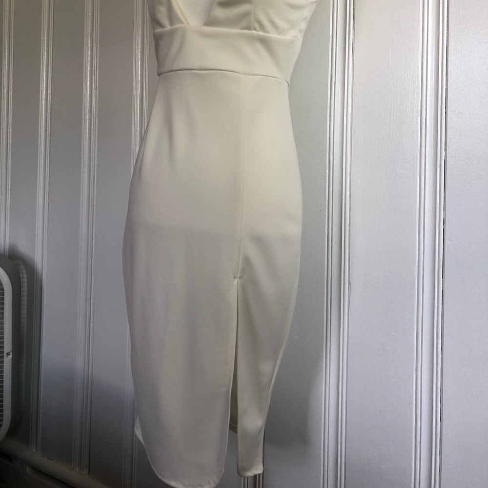 White v neck dress with slit - Picture 3 of 4
